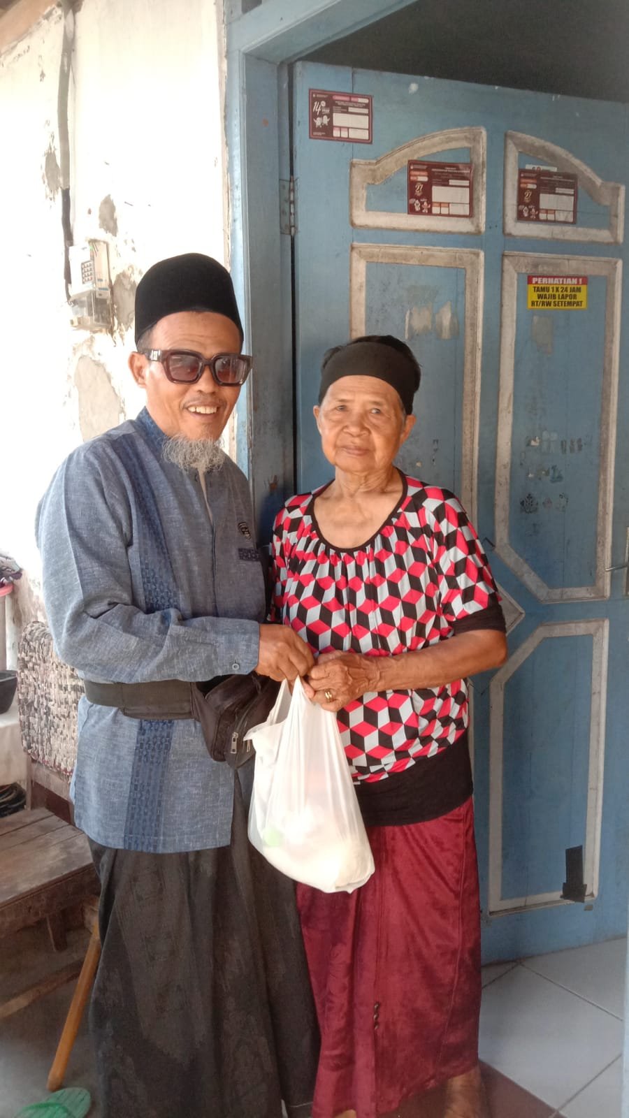 Foto UPZ Masjid Baitul Muttaqin Bancarkembar Salurkan Paket Sembako untuk Lansia Dhuafa