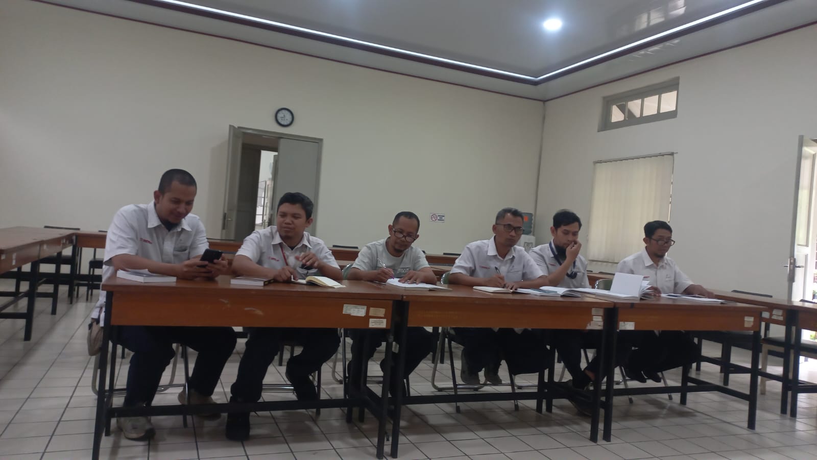 Foto Galeri Kelas Bahasa Arab DKM Al-Fithrah